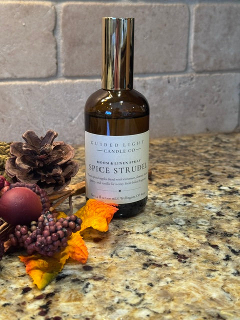 Spiced Strudel Room & Linen Spray / 3.4 oz (100 ml)